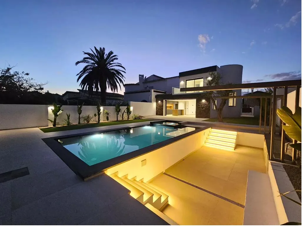 Casa Canal